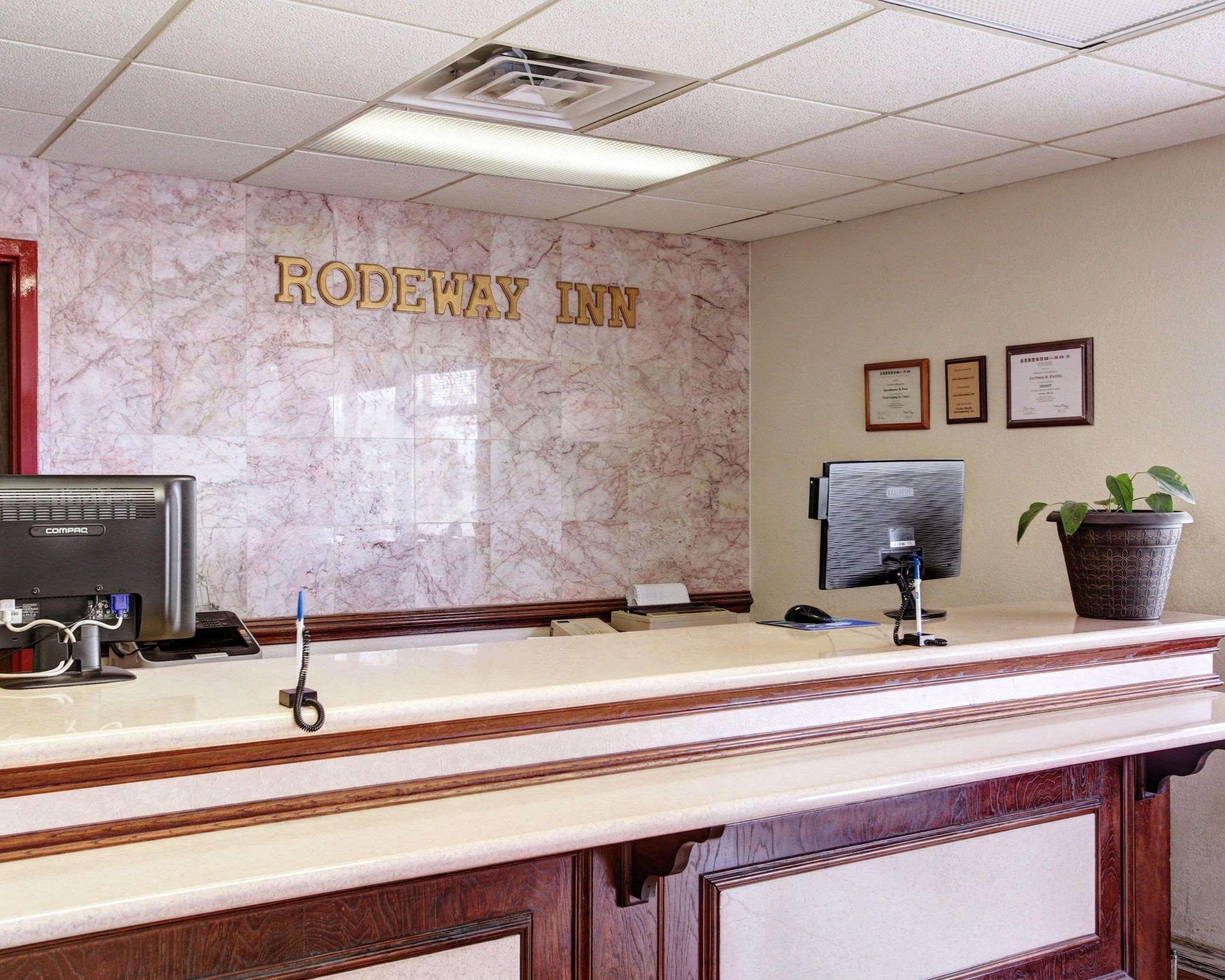 Rodeway Inn Нью-Браунфелс Екстер'єр фото